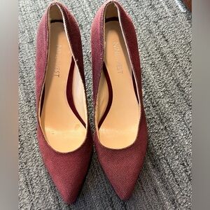 Women's Nine West seespoto maroon, burgundy, wine color pump with black size 6